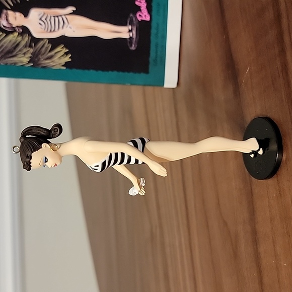 Brunette Debut - 1959 Barbie Ornament 1995 - Picture 6 of 13